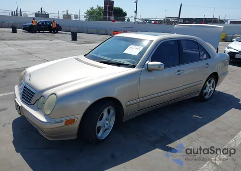 2001 Mercedes-Benz E 320 из США, поврежденный, VIN WDBJF65J61B369635